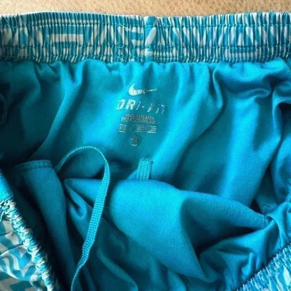 Women’s Nike Dri-Fit Gray And Teal Geometric Print Shorts Size XS Minor Flaw - Picture 4 of 7